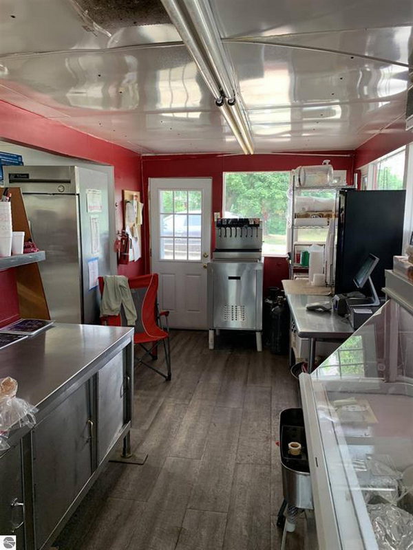 Big Rs Hogs & Dogs - Real Estate And Website Photo (newer photo)